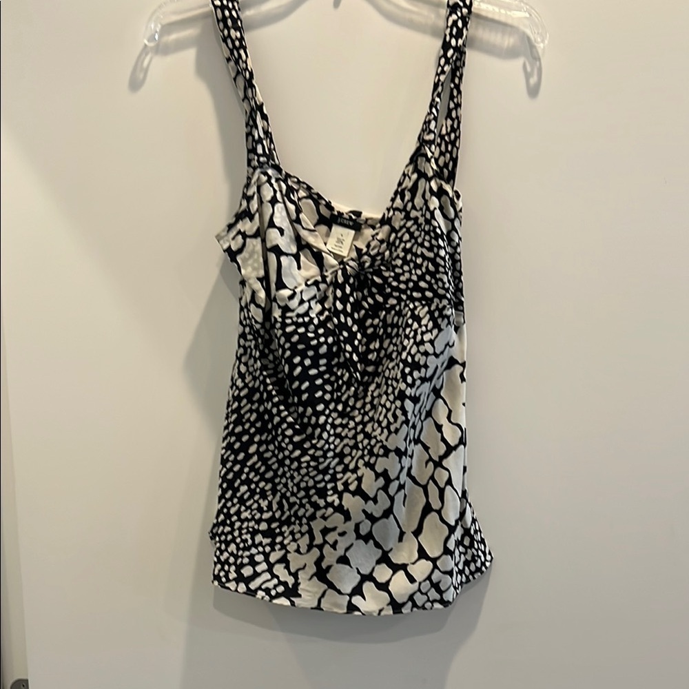 Vintage JCrew- 100% silk - Black and White Patterned Women's Tank- size 6